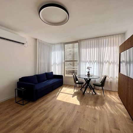 The Symphony Of The Breeze Apartment Netanya Bagian luar foto